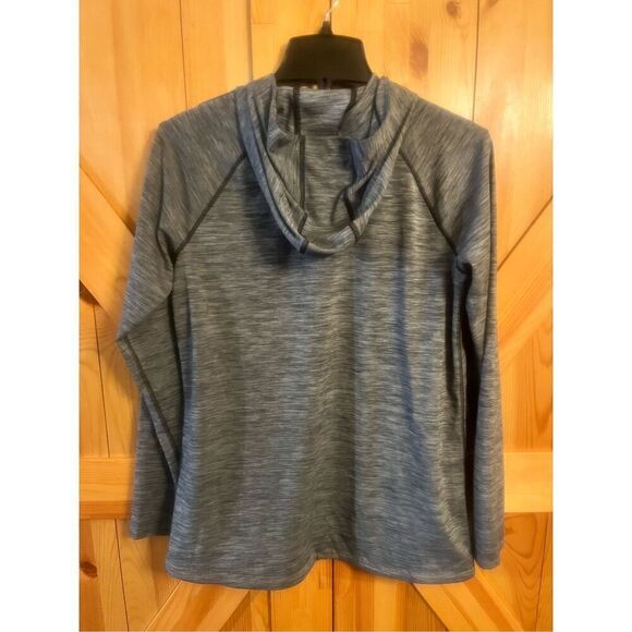 Under Armour Heat Gear Loose Fit Long Sleeve Top size Small gray (4157) - Picture 4 of 5